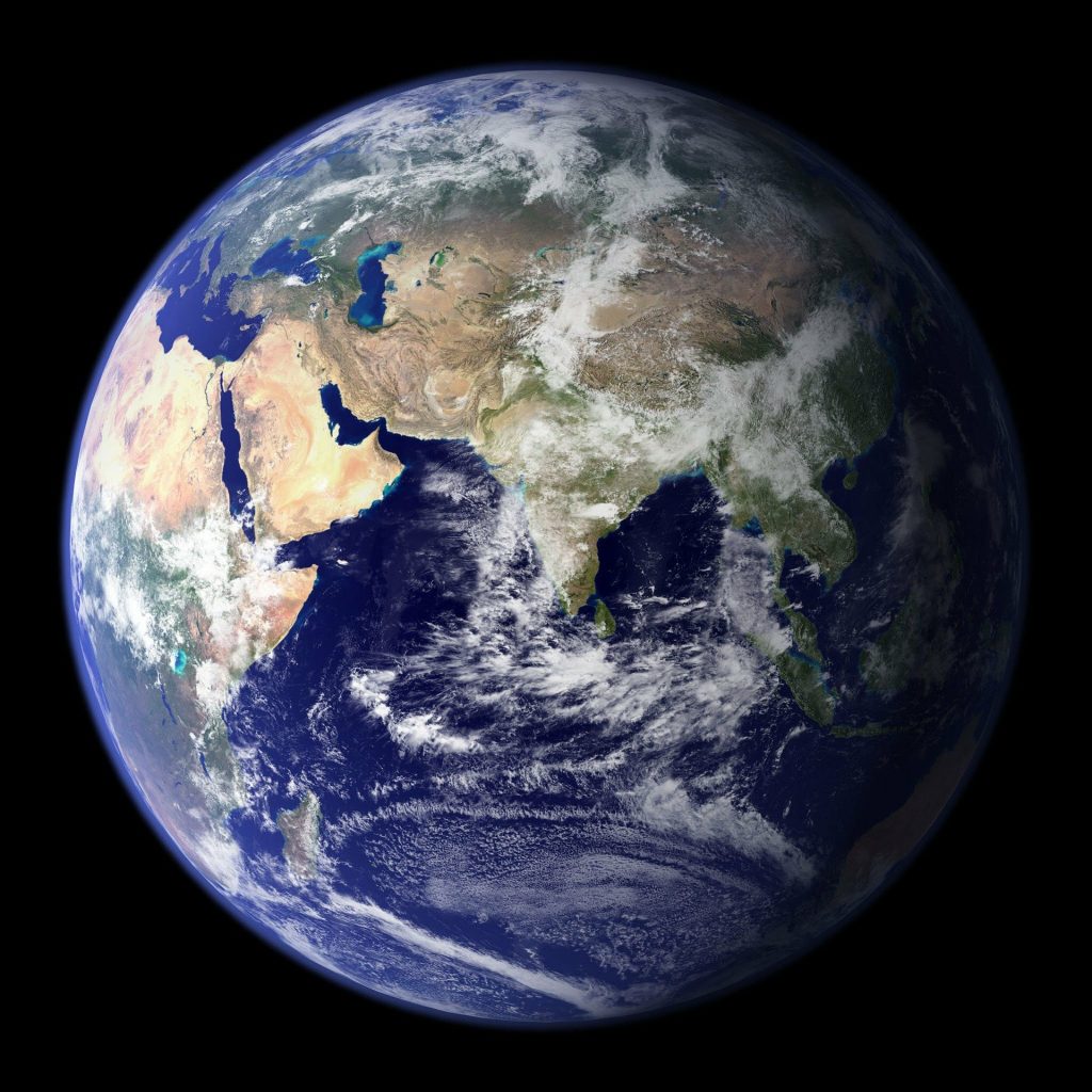 Planète terre vue de l'espace  Pixabay earth-g6b83b3cd5_1920.jpg 
