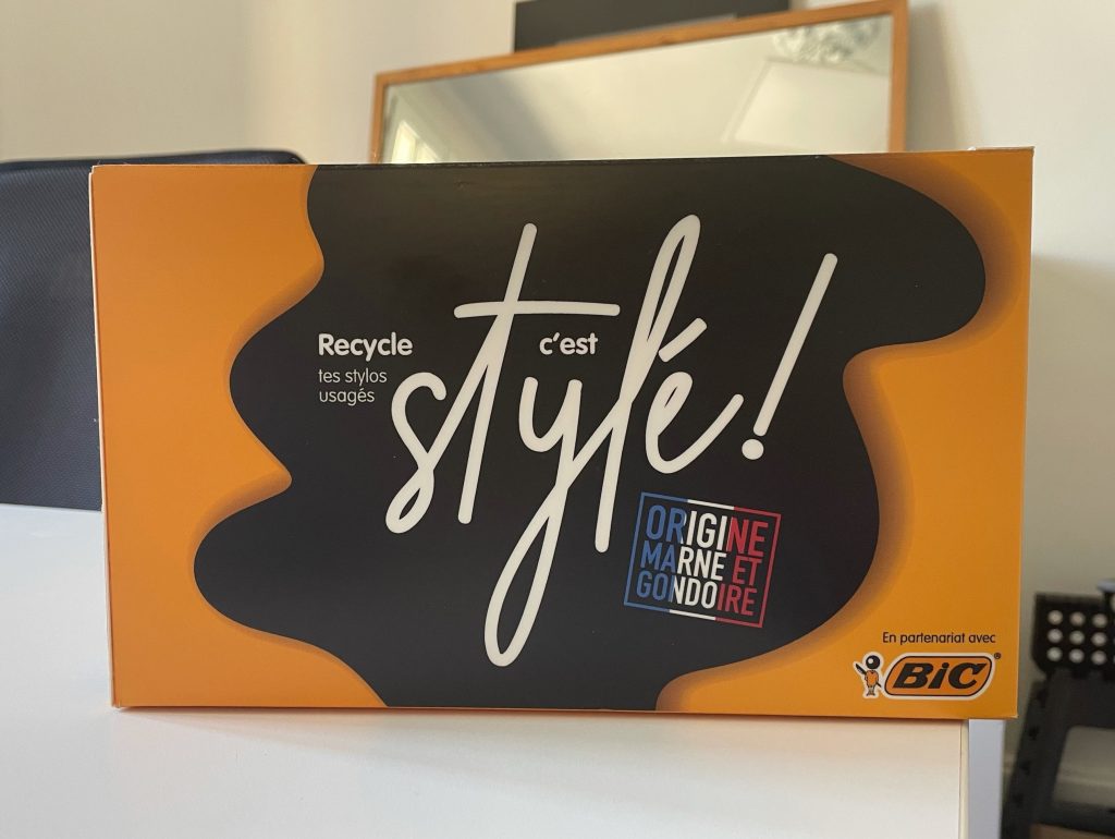 Boite BIC recyclage de stylos usagés